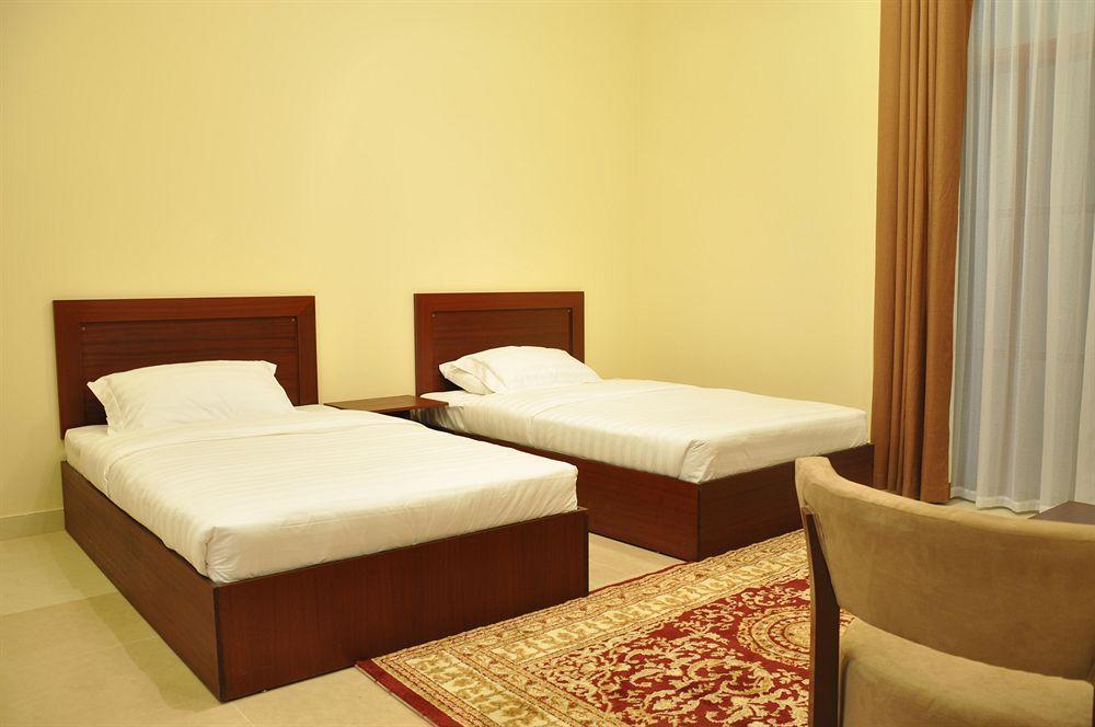 Al Ayjah Plaza Hotel 2*