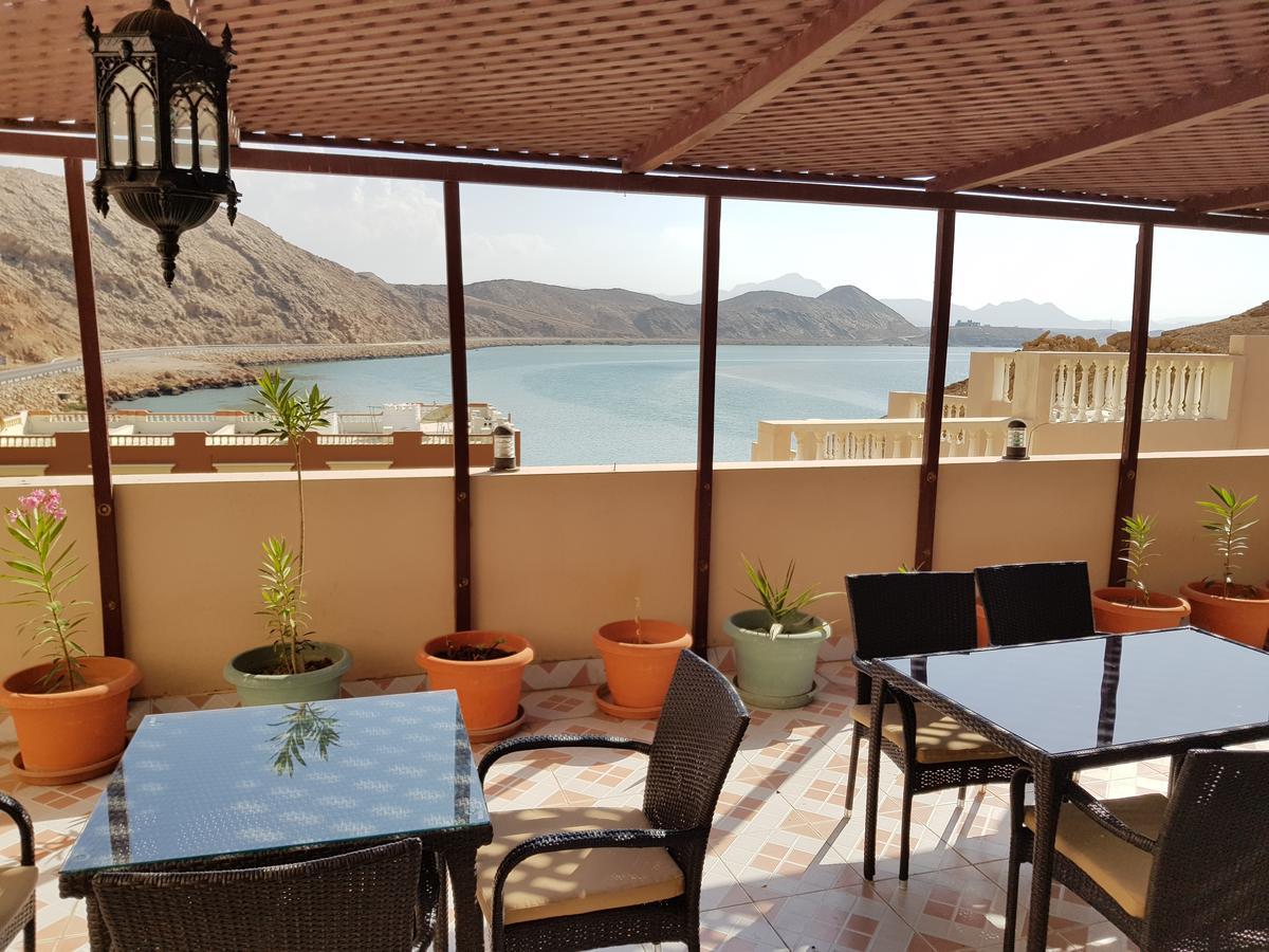 Al Ayjah Plaza Hotel 2*